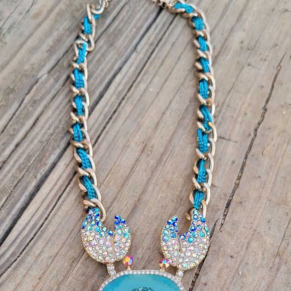 RARE Betsey Johnson Crab Necklace 🦀 - Picture 7 of 9